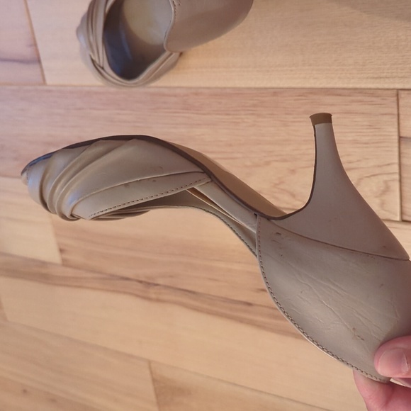 Beige sandals - Picture 4 of 4